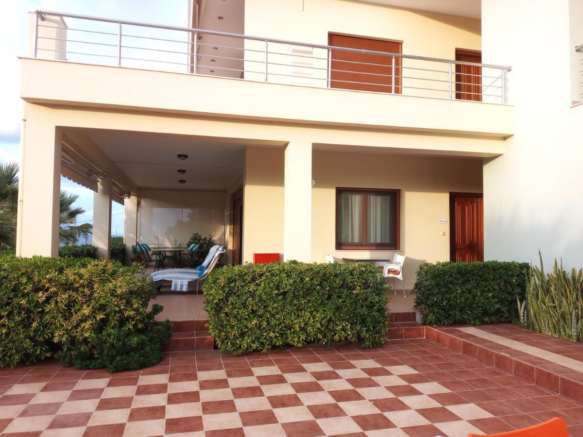 Tholos Bay Suites Kavoúsion Exterior foto