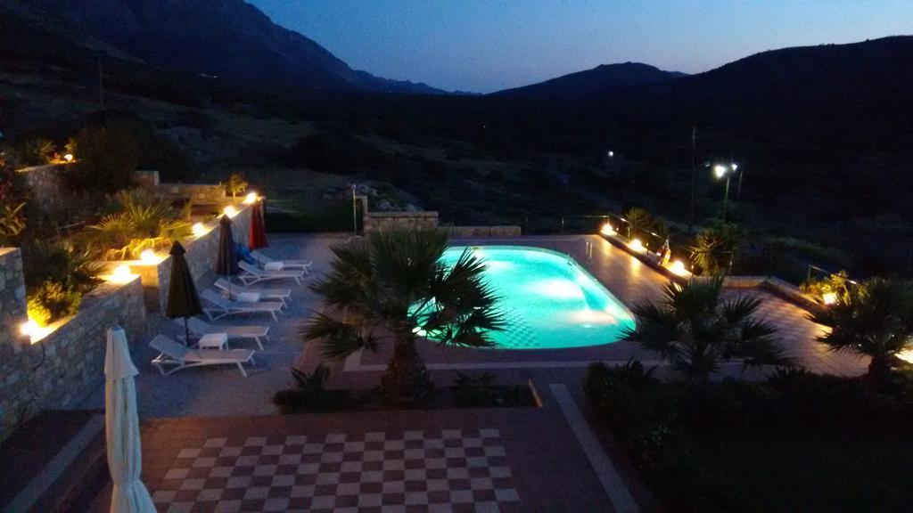 Tholos Bay Suites Kavoúsion Cameră foto