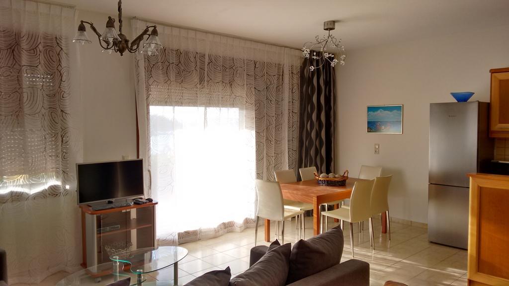 Tholos Bay Suites Kavoúsion Cameră foto